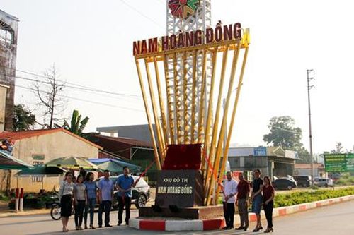 Gắn biển công trình chào mừng Đại hội Liên đoàn Lao động thành phố Lạng Sơn