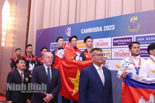SEA Games 32: Võ sĩ Giang Việt Anh 'đổi màu' huy chương thành công