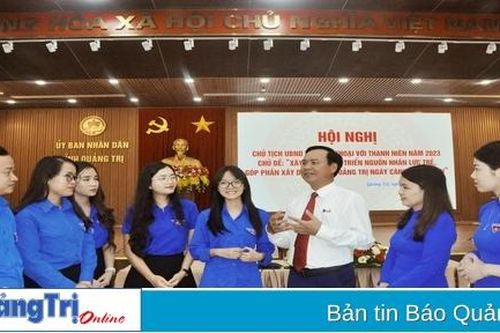 Chủ tịch UBND tỉnh Võ Văn Hưng đối thoại với thanh niên