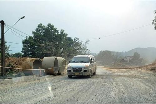Dự án cải tạo, nâng cấp quốc lộ 8A: Nguy cơ chậm tiến độ vì vướng mặt bằng