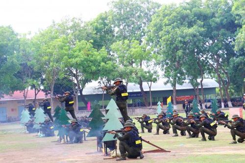 Bế giảng khóa huấn luyện chiến sĩ nghĩa vụ CAND năm 2023