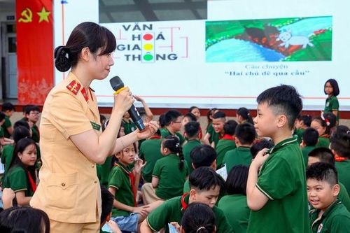 Lan tỏa mô hình 'Cổng trường an toàn giao thông'