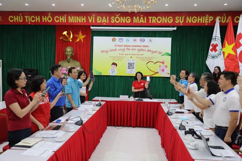 Hội Bảo vệ quyền trẻ em Việt Nam triển khai chiến dịch quyên góp gây quỹ 'Đồng hành cùng trẻ em nghèo, khuyết tật'