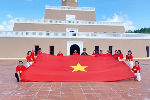 Cột cờ Hà Nội - Biểu tượng Thủ đô trong lòng Đất Mũi