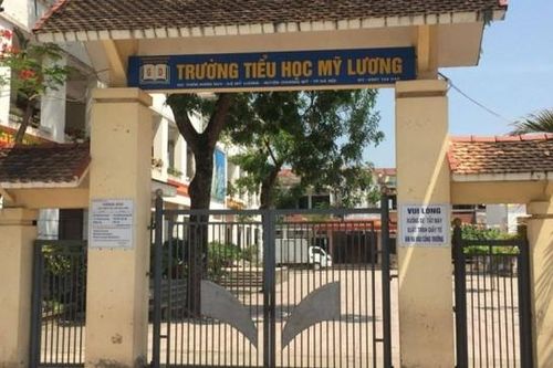 Đề nghị công an điều tra vụ nữ sinh lớp 5 bị nhóm bạn bắt tự lột đồ, quỳ xin lỗi