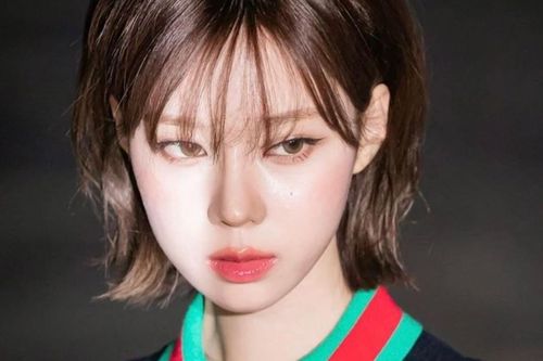 Mọi ánh mắt đổ dồn vào đôi môi của Winter (aespa) trên thảm đỏ Gucci
