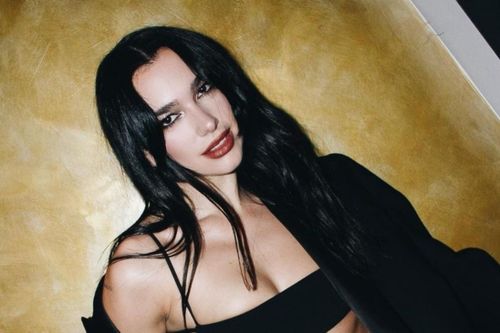 Kẻ mắt nhòe, lem nhem như Dua Lipa