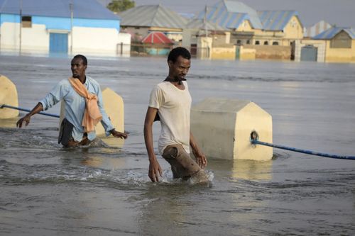 Ăn mừng mưa rơi, dân Beledweyne không biết cả thành phố bị nhấn chìm