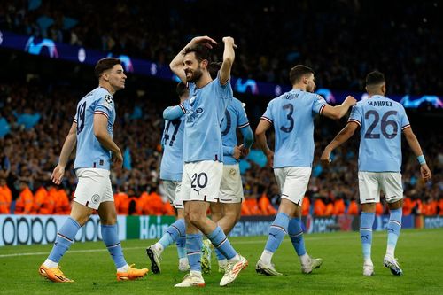 Các huyền thoại Italy tranh cãi về điểm yếu của Man City