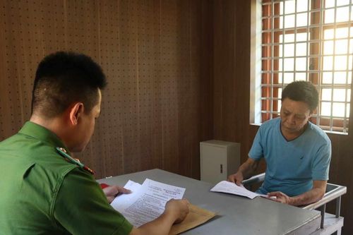 Bắt tạm giam tài xế dùng dao đâm gục thiếu tá CSGT