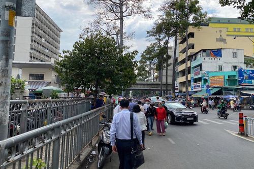 Địa phương để xảy ra lấn chiếm vỉa hè, xử lý trách nhiệm của người đứng đầu