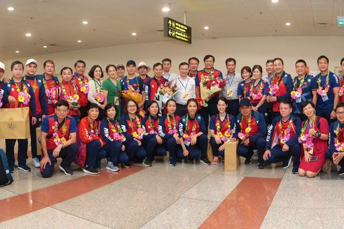 Đoàn Thể thao Việt Nam về nước sau thành công tại SEA Games 32