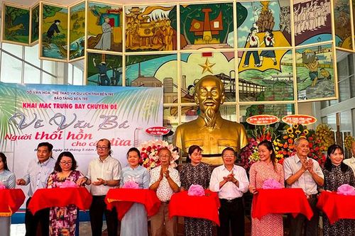 Bến Tre trưng bày chuyên đề 'Võ Văn Bá-Người thổi hồn cho cây dừa'