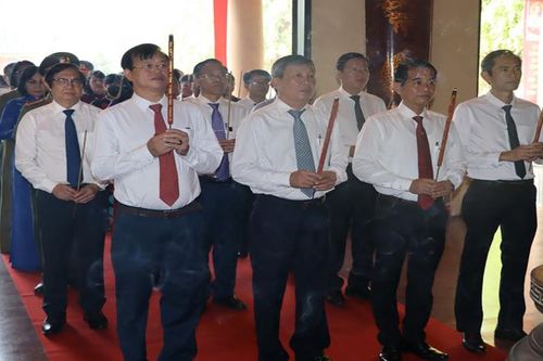Đồng Nai dâng hương tưởng nhớ công ơn Chủ tịch Hồ Chí Minh