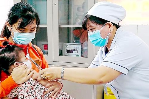 Thiếu nhiều vaccine trong Chương trình tiêm chủng mở rộng: Công tác đấu thầu, mua sắm gặp vướng