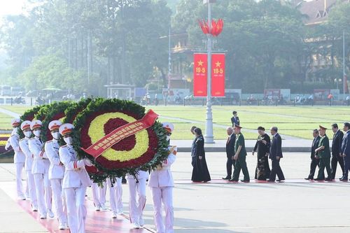Lãnh đạo Đảng, Nhà nước vào Lăng viếng Chủ tịch Hồ Chí Minh