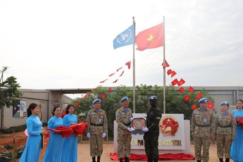 Bệnh viện dã chiến 2.4 khánh thành điểm check-in cột cờ tại Nam Sudan