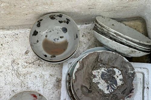 Quảng Ngãi: Tạm giữ nhiều đồ gốm sứ do ngư dân khai thác trái phép