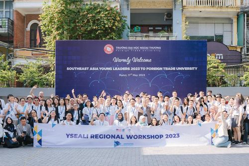 Chia sẻ đổi mới giáo dục đại học với Thủ lĩnh trẻ Đông Nam Á