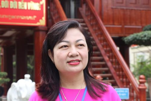 Chuyện xúc động về những du khách nước ngoài khi đến với Làng Sen
