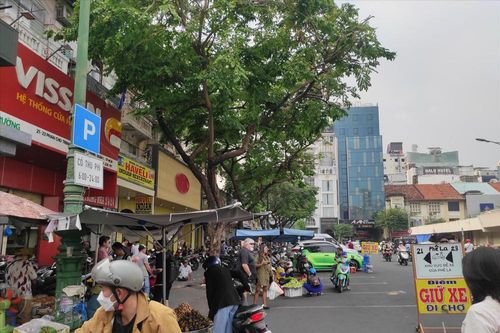 Một trường hợp 464 lần 'xù' tiền phí đỗ xe dưới lòng đường ở TPHCM