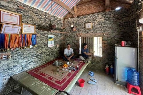 Ngỡ ngàng trước gia cảnh của kỷ lục gia môn lặn Cao Thị Duyên