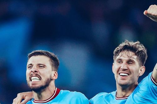 Michael Owen: 'Man City như đến từ hành tinh khác''