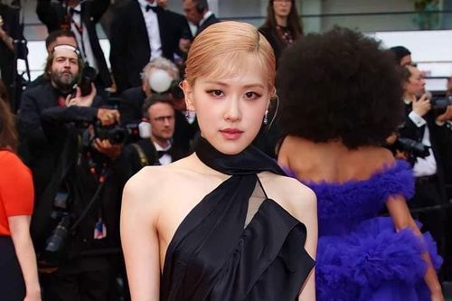 Rosé Blackpink khoe nhan sắc cực phẩm trên thảm đỏ Cannes