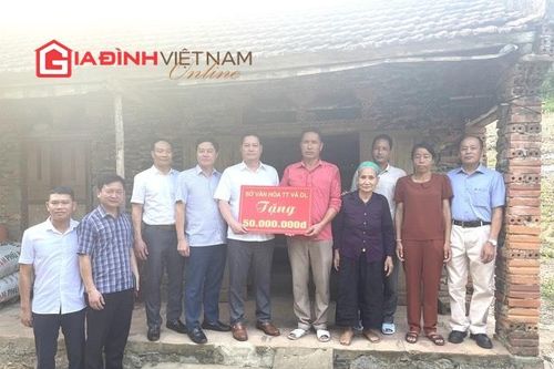 Trao 100 triệu đồng cho gia đình VĐV Cao Thị Duyên sau bài viết của Gia đình Việt Nam