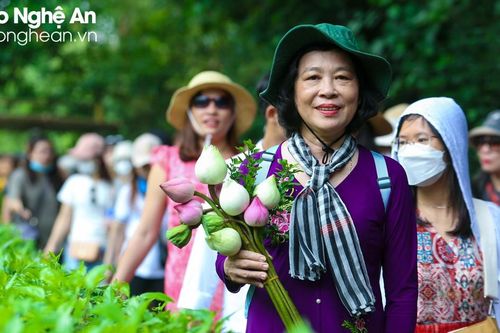 Tháng Năm này có hẹn với quê chung