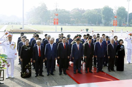 Lãnh đạo Đảng, Nhà nước đặt vòng hoa, vào Lăng viếng Bác