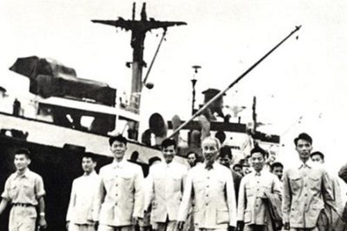Viết nên kỳ tích mới ở Cảng biển vinh dự 3 lần đón Bác về thăm