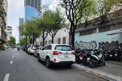 TP Hồ Chí Minh: Sở GTVT yêu cầu xử lý nghiêm vi phạm hoạt động đỗ xe có thu phí