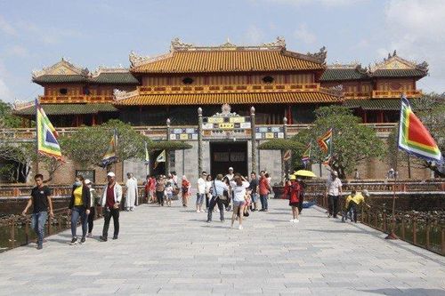 'Mỗi người dân Huế là một đại sứ du lịch': Người xây, kẻ phá!