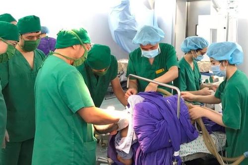 Hội chẩn trực tuyến, phẫu thuật cứu sống bệnh nhân dị dạng mạch máu não phức tạp