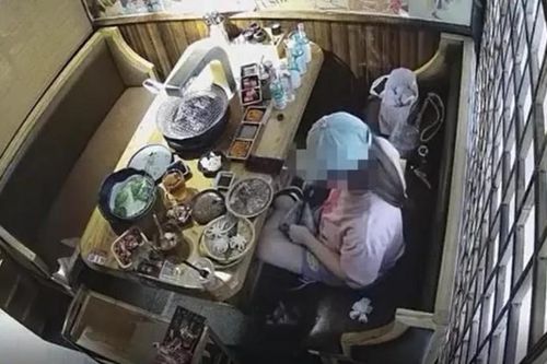 Nhà hàng buffet vạch trần hành vi phản cảm của khách hàng qua camera