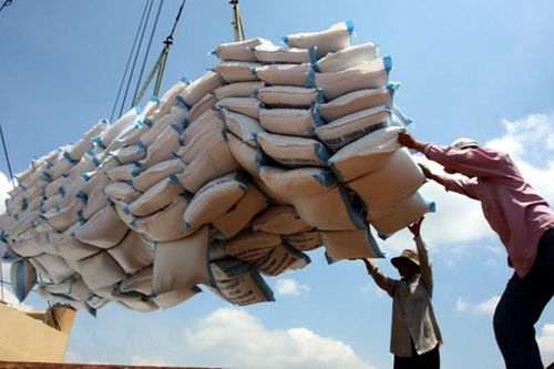Xuất khẩu công nghiệp Việt Nam giảm 13% trong 4 tháng đầu năm