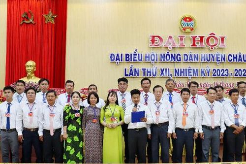 Ông Huỳnh Ngọc Vỵ tái đắc cử chức Chủ tịch Hội Nông dân huyện Châu Phú
