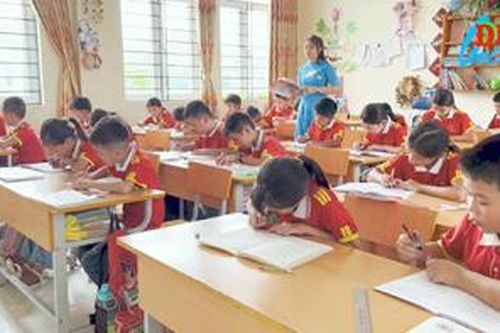 Lan tỏa điển hình học và làm theo Bác