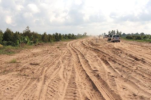Xây dựng hệ thống đường gom và khắc phục các ảnh hưởng do việc thi công đường cao tốc Mỹ Thuận - Cần Thơ