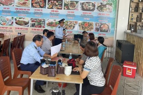 Xử phạt vi phạm hành chính một nhà hàng số tiền hơn 17 triệu đồng