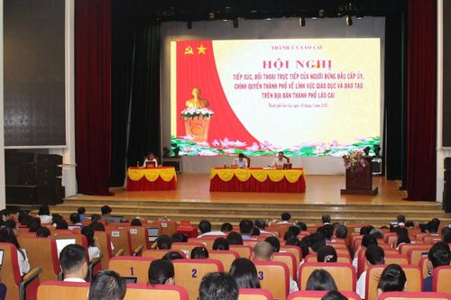 Thường trực Thành ủy tiếp xúc, đối thoại về lĩnh vực giáo dục và đào tạo