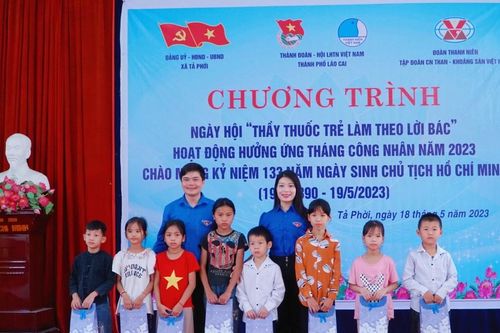Nhiều hoạt động ý nghĩa tại 'Ngày hội thầy thuốc trẻ làm theo lời Bác'