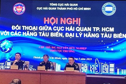 Đối thoại, tháo gỡ vướng mắc thủ tục xuất nhập khẩu với các hãng tàu và đại lý