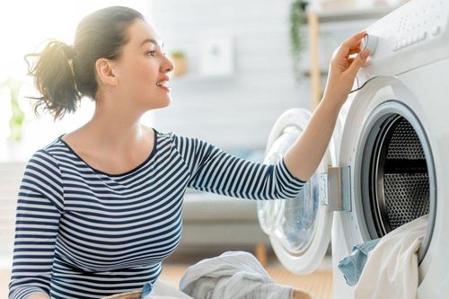 Có cần rút điện máy giặt sau khi không sử dụng?