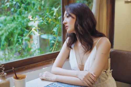 Rộ tin đồn ở ẩn sinh con, Bảo Anh lên tiếng