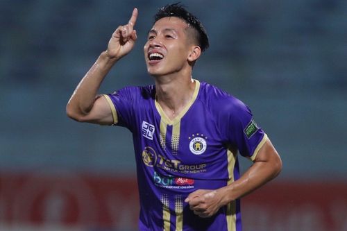 Hùng Dũng lên bàn mổ, Hà Nội FC tổn thất nặng