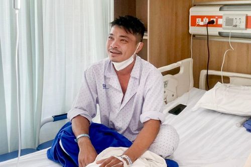 Đối mặt nguy cơ suy thận do đặt ống thông tiểu quá lâu