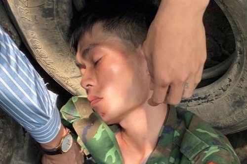 Bắt tạm giam người đàn ông dùng dao đâm vợ tử vong