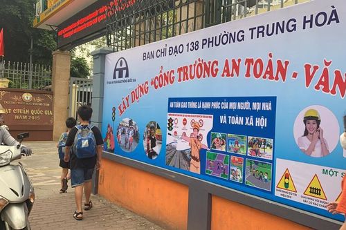 Cầu Giấy triển khai thêm ba mô hình Cổng trường An toàn văn minh